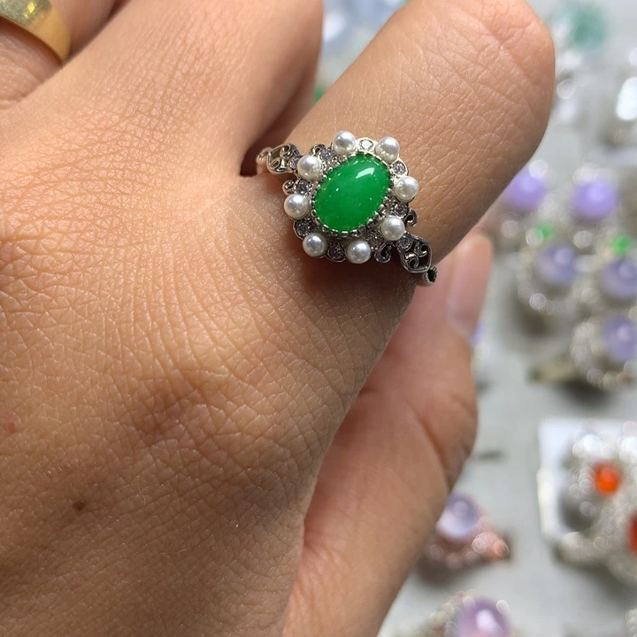 翡翠未镶嵌戒指银托