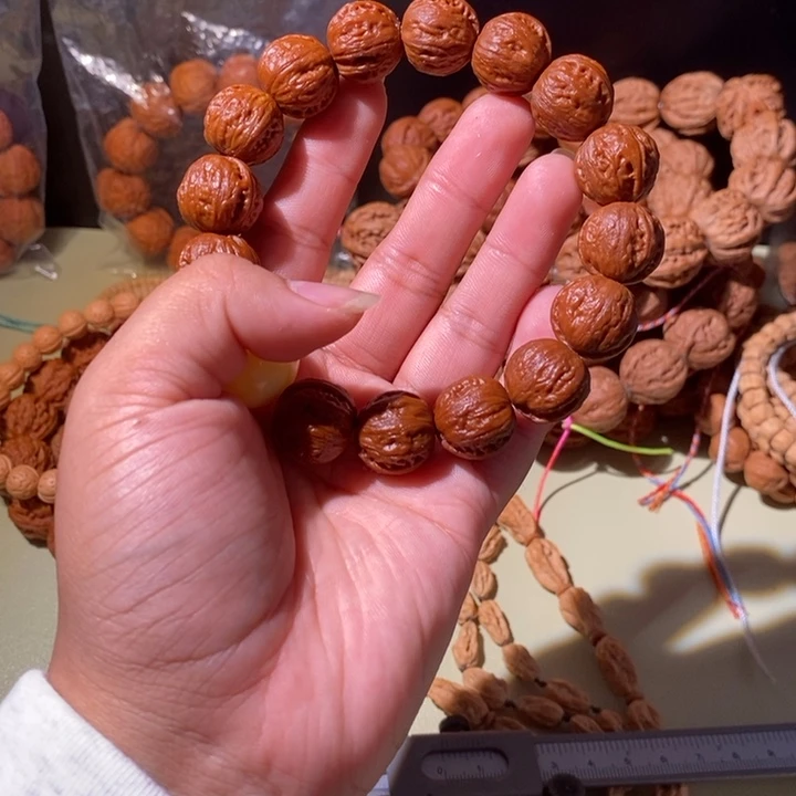 手串文玩核桃……40