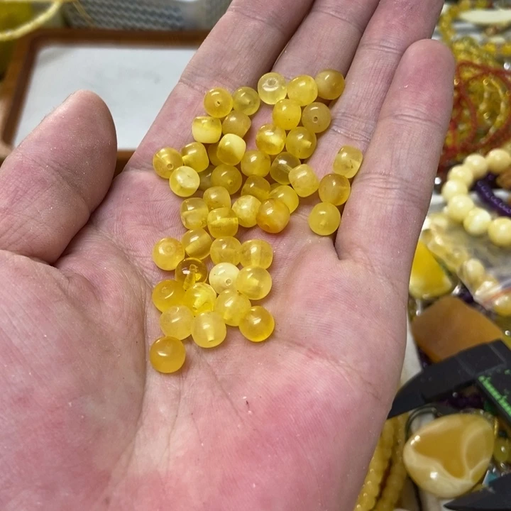 蜜蜡未镶嵌裸石多样性发货20粒