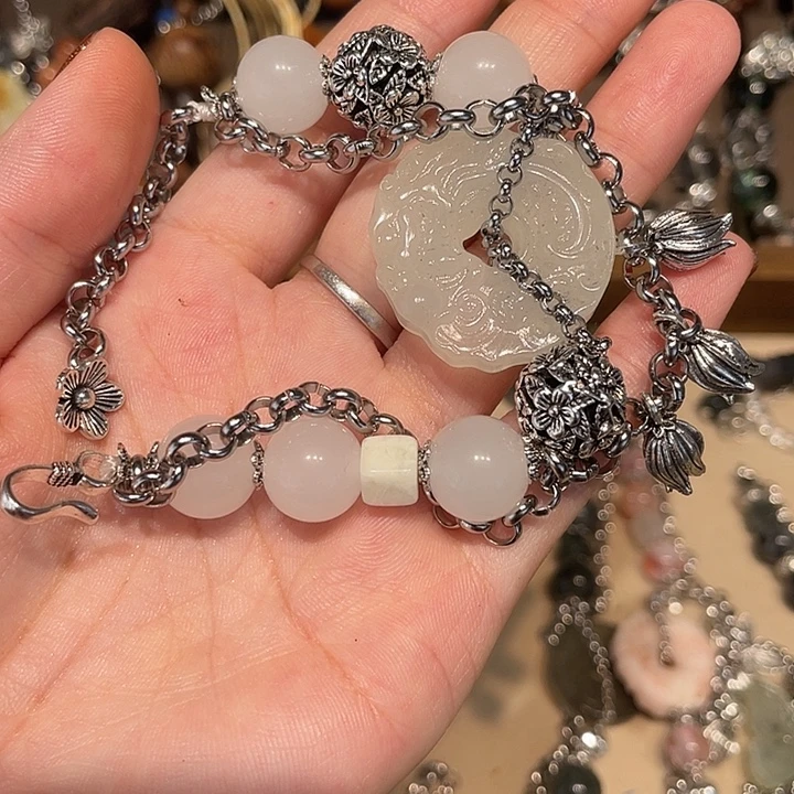 合金蛇纹石玉颈饰