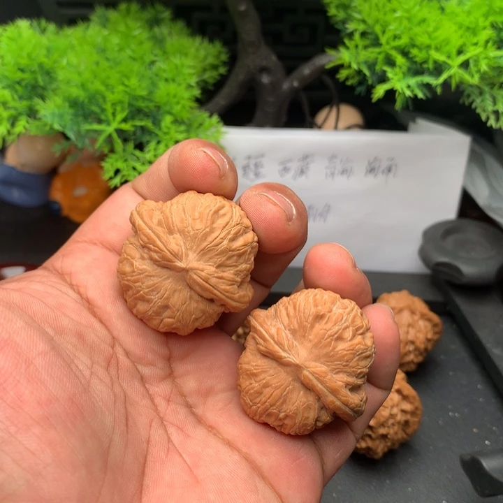 吊坠文玩核桃37元宝