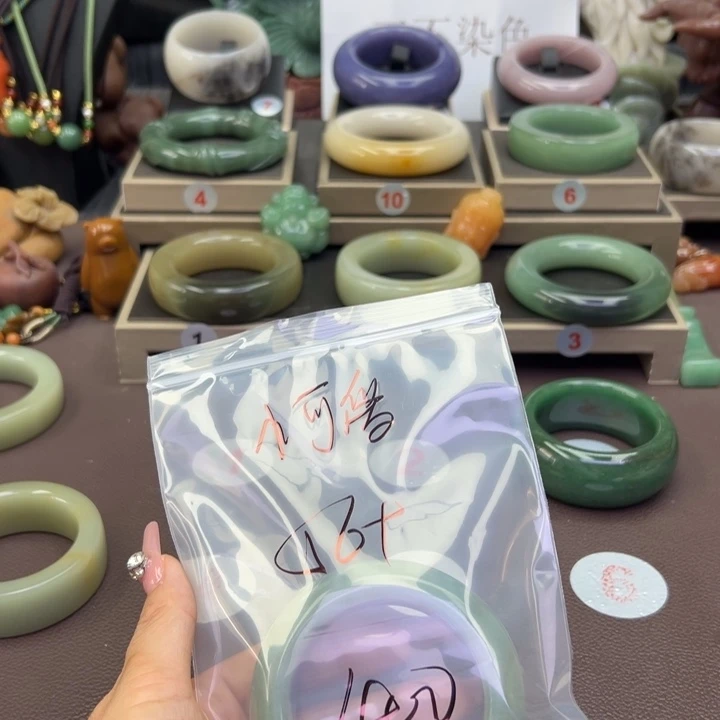 未镶嵌手镯石英岩玉?****鸭