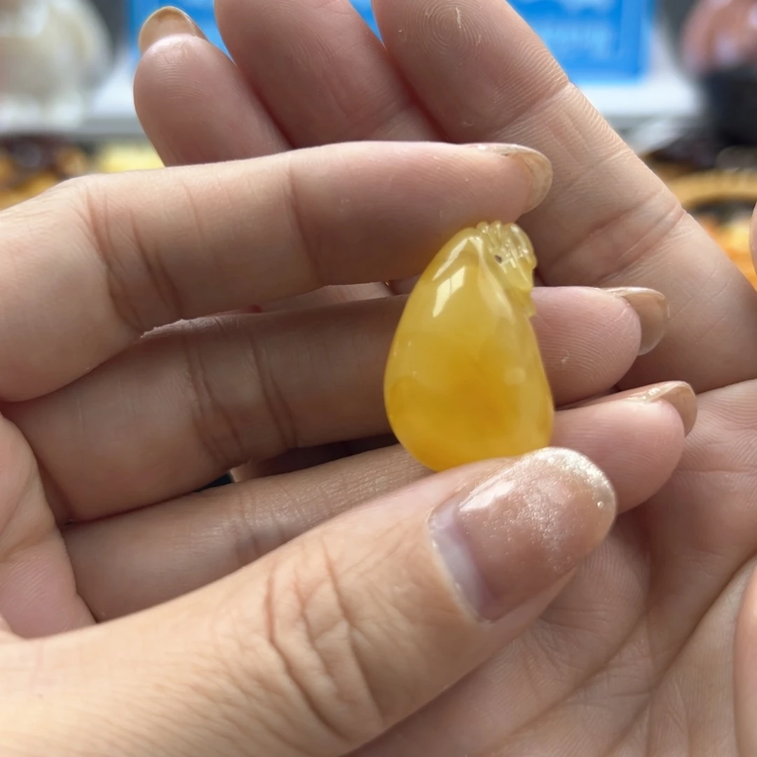 琥珀珠宝奇石未镶嵌