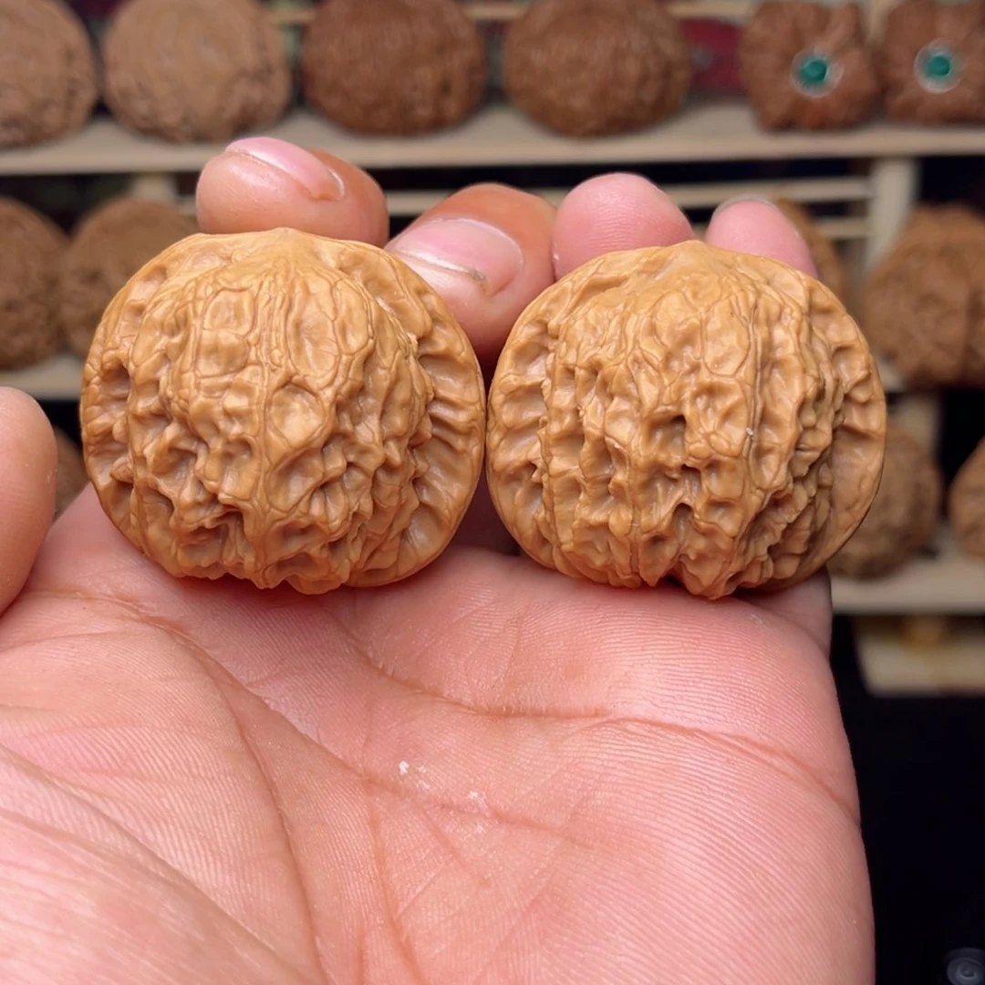 文玩核桃把件文玩核桃把件40尺野狼