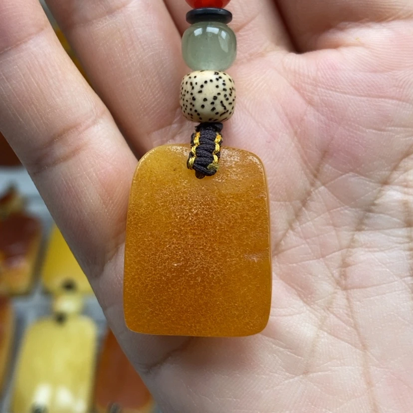 【闪购商品】琥珀颈饰未镶嵌