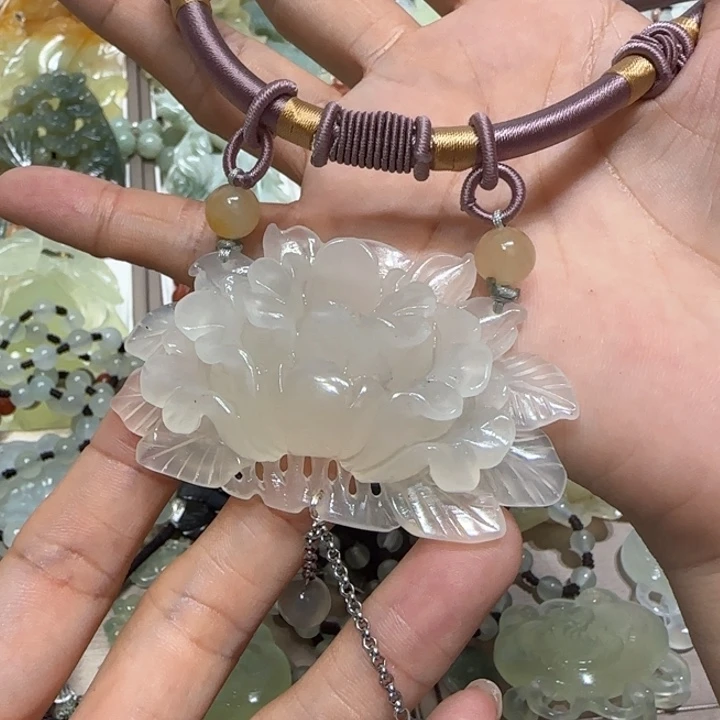 蛇纹石玉吊坠未镶嵌