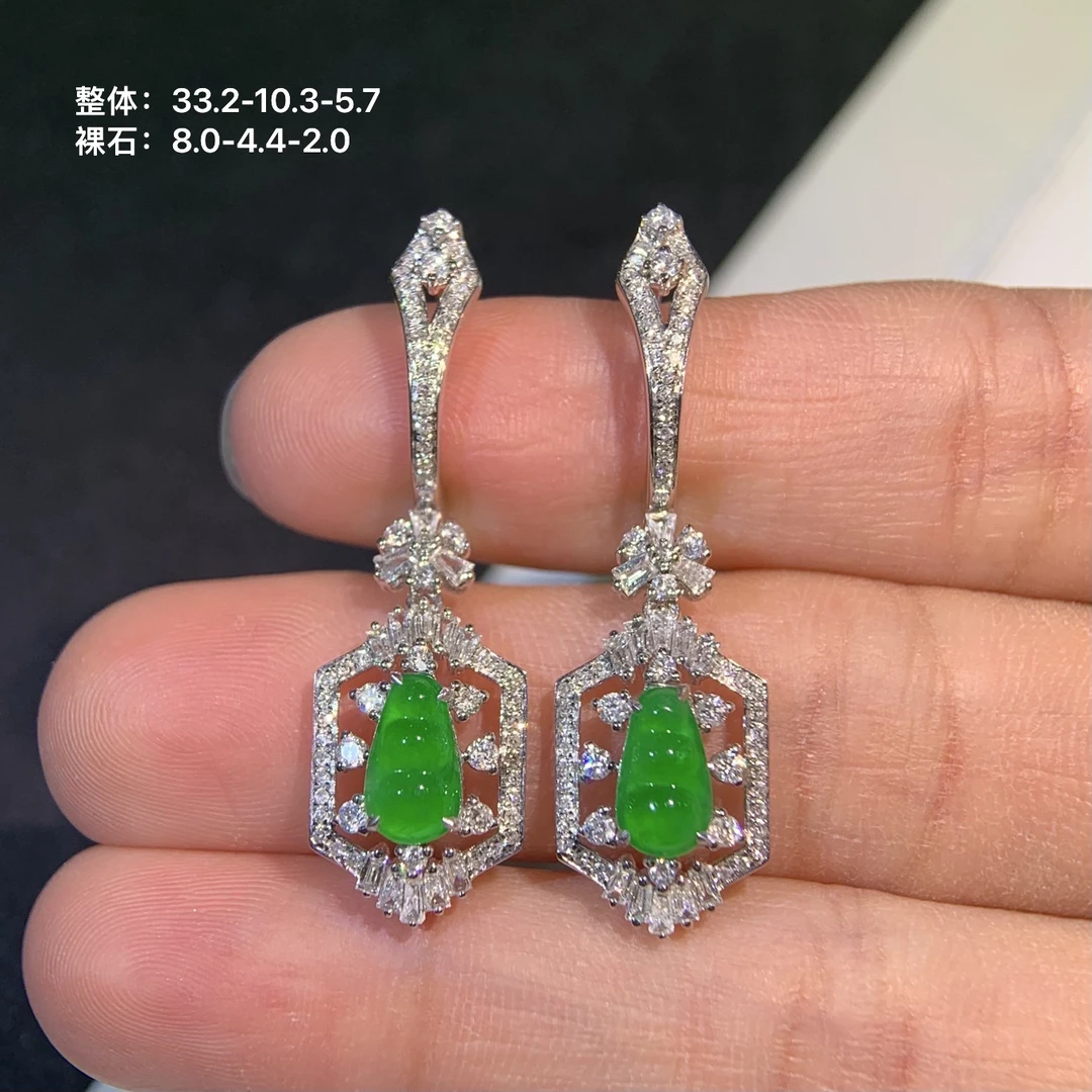 天然翡翠高冰辣阳绿福豆耳坠