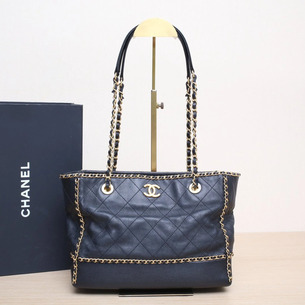 95新 Chanel/香奈儿 【黑黑】 黑色 芯片开 金扣 21B 皮穿链 tote