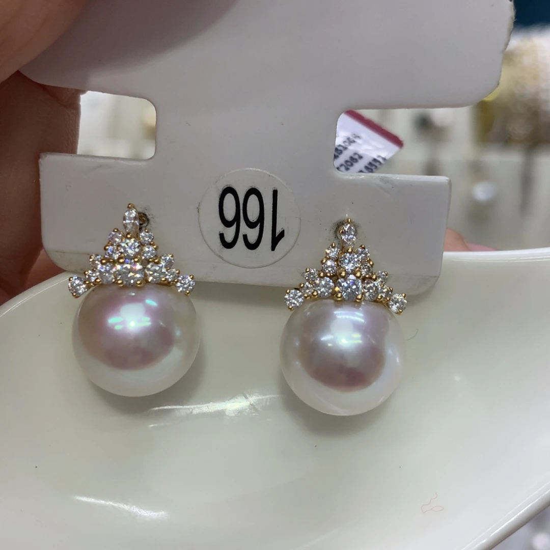 淡水珍珠18K金镶嵌耳饰