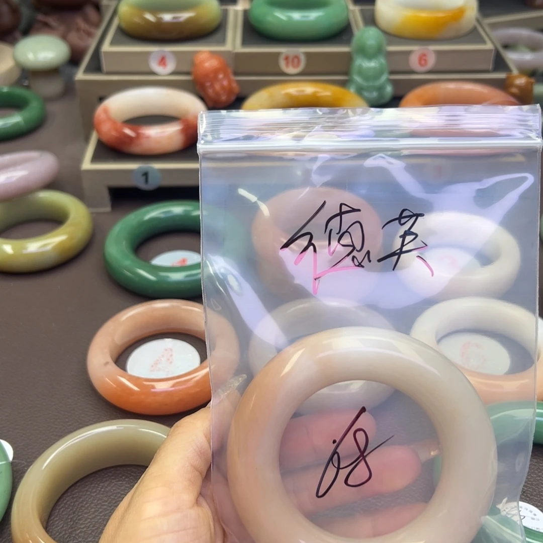 未镶嵌手镯石英岩玉德**s