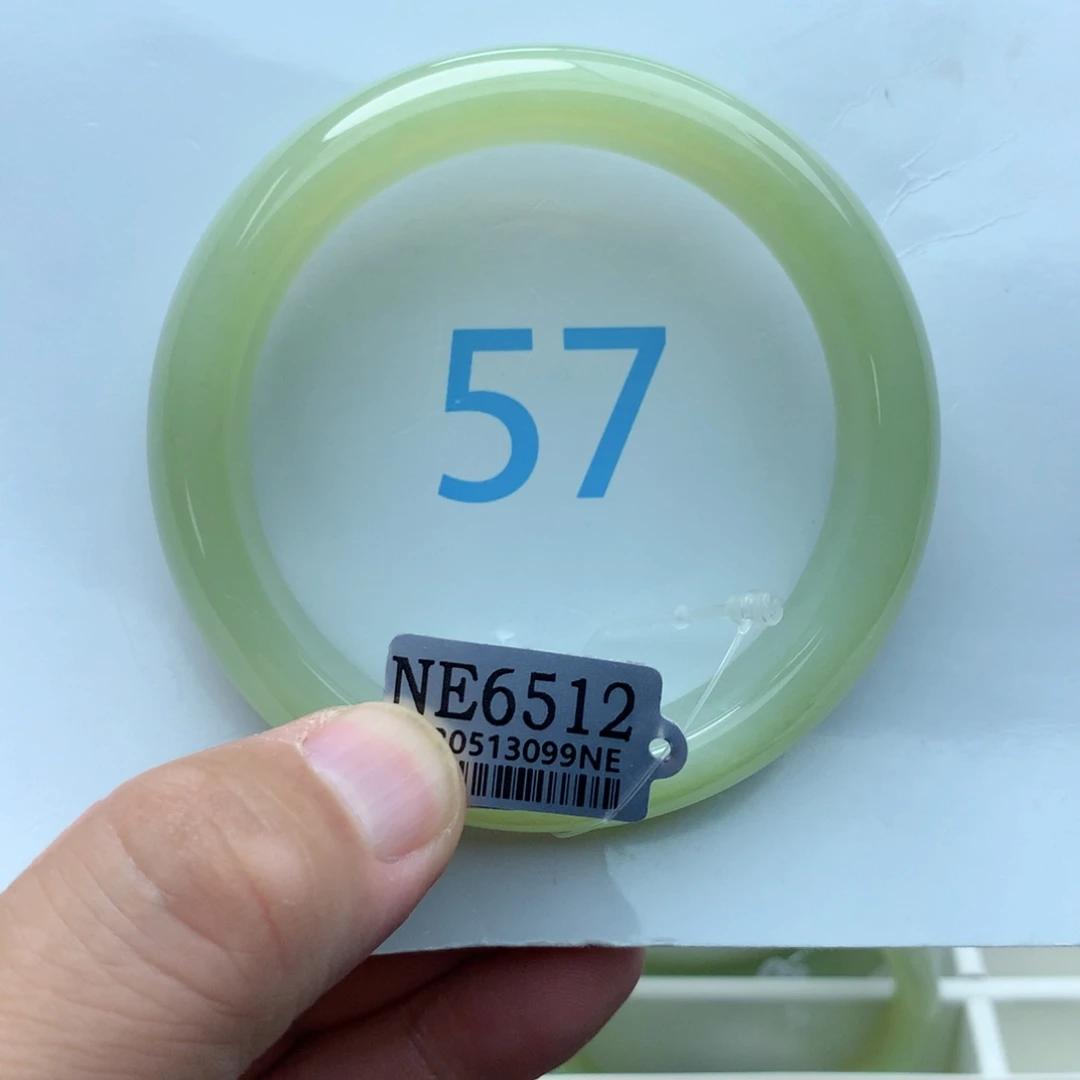 天***魔和田玉手镯未镶嵌