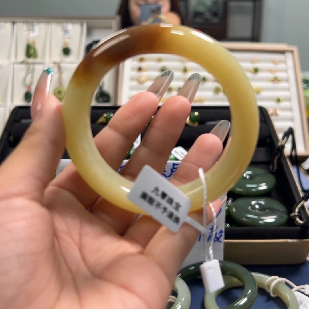 未镶嵌手镯和田玉是***！C0151-56