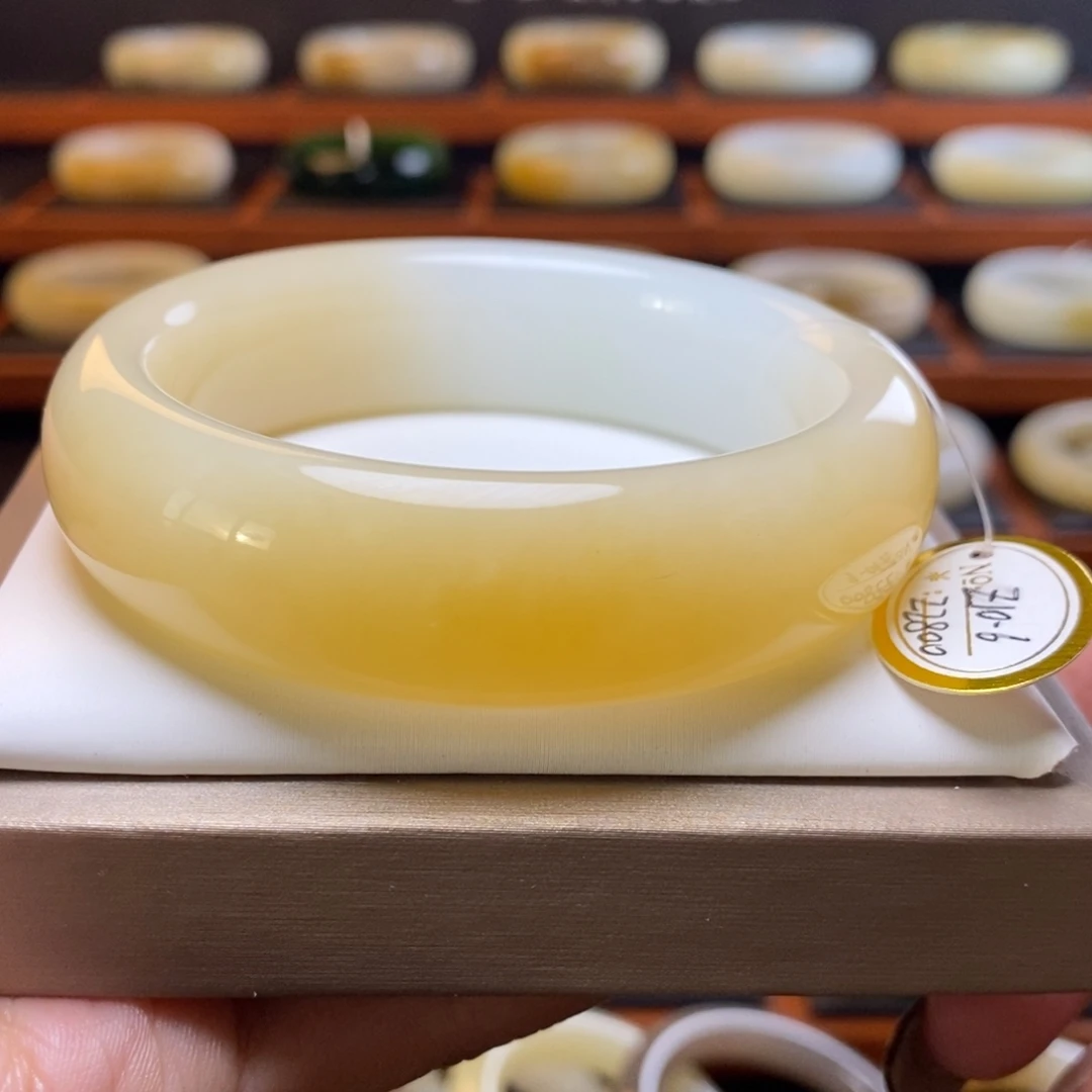 和田玉未镶嵌手镯58圈