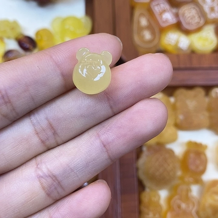 橄榄核吊坠小熊头96