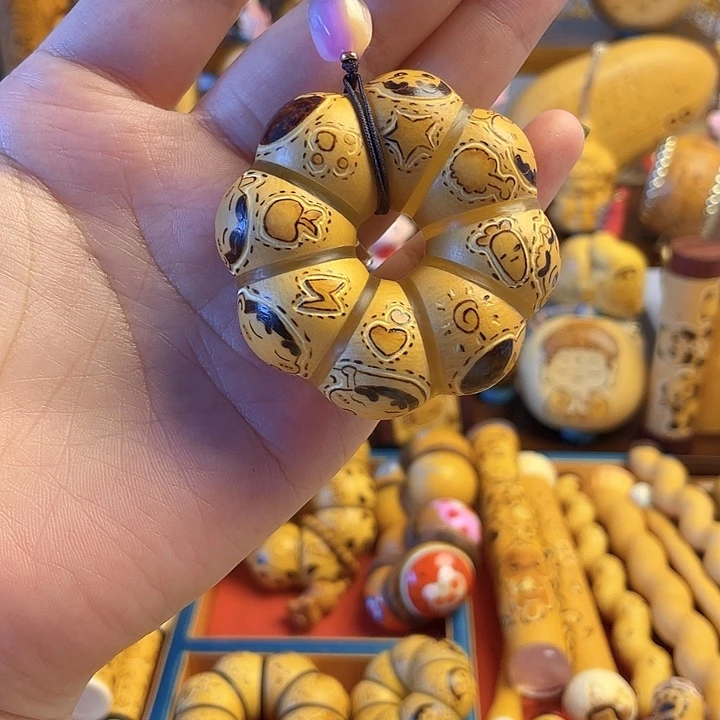 婷***呀石材蜡笔小新甜甜圈