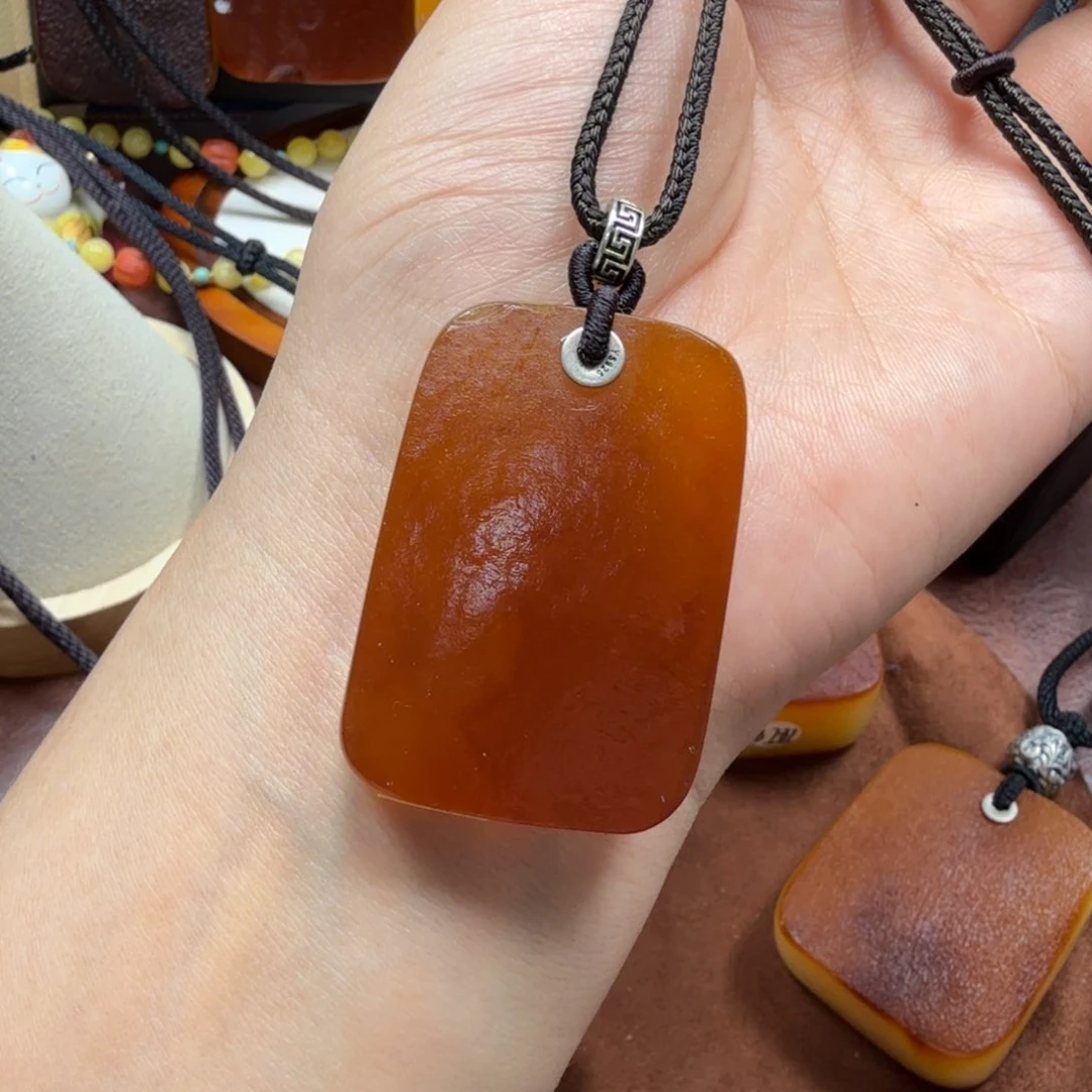 未镶嵌吊坠(赠链)琥珀