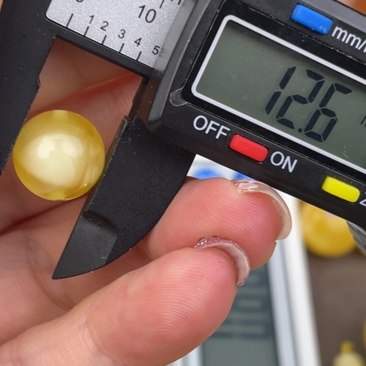 蜜蜡未镶嵌裸石微瑕403