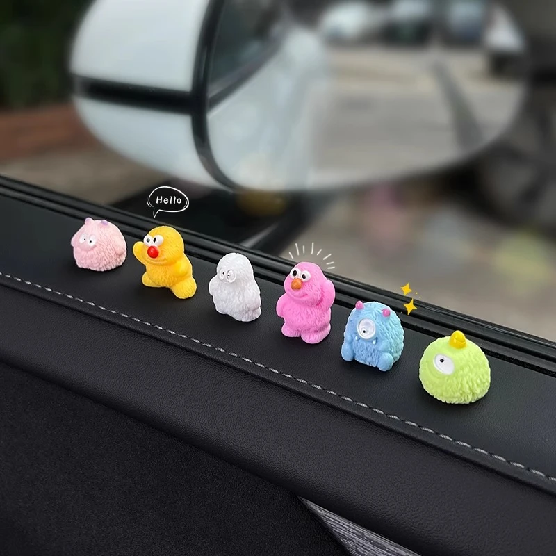网红女生车内饰品摆件装饰可爱小怪兽汽车2024新款电动车配饰玩偶