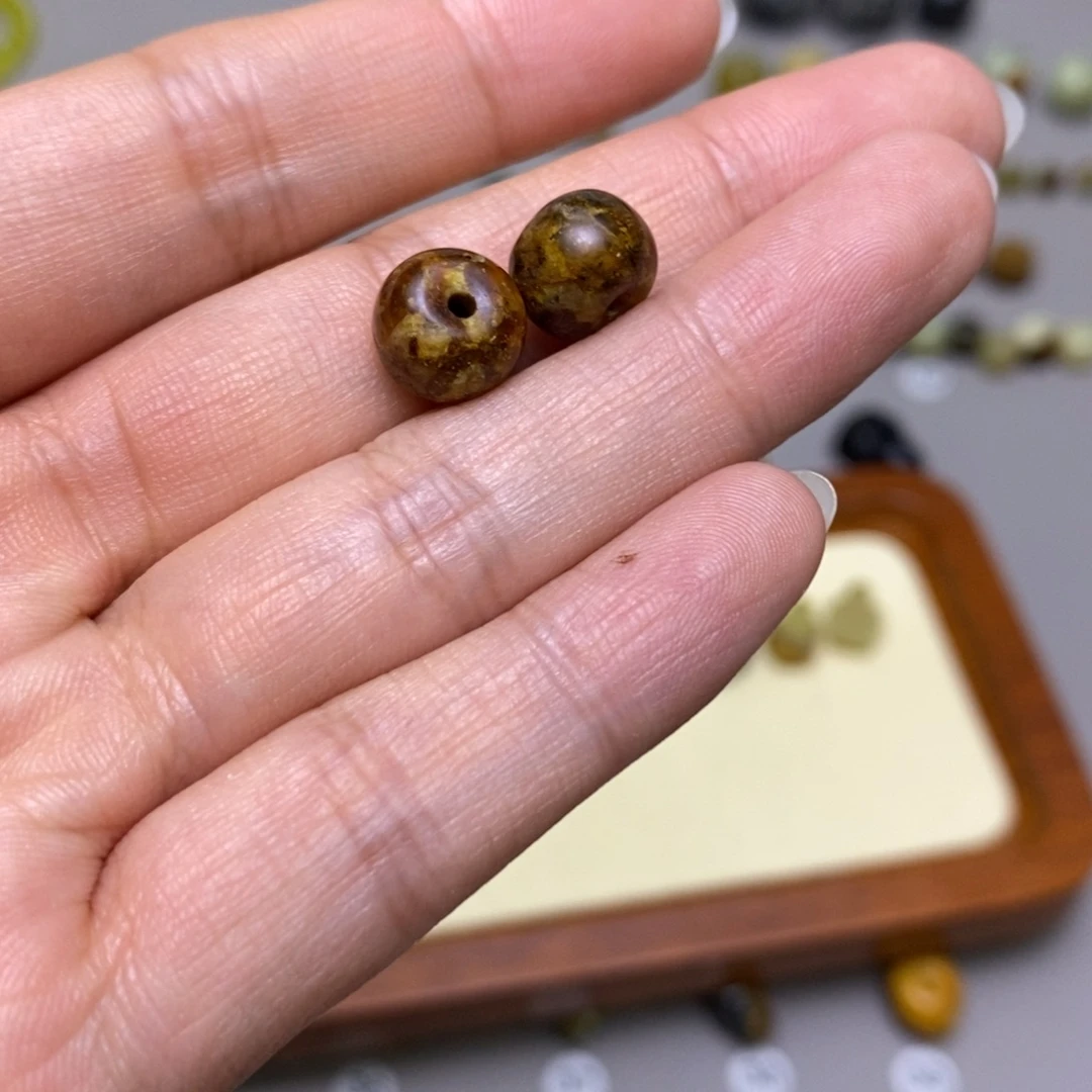 木***月蛇纹石玉未镶嵌配饰