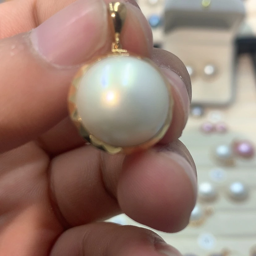 【闪购商品】18K金镶嵌颈饰拼合珍珠（马贝珠）