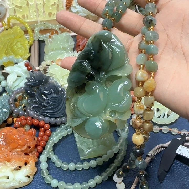 未镶嵌蛇纹石玉吊坠灵*、