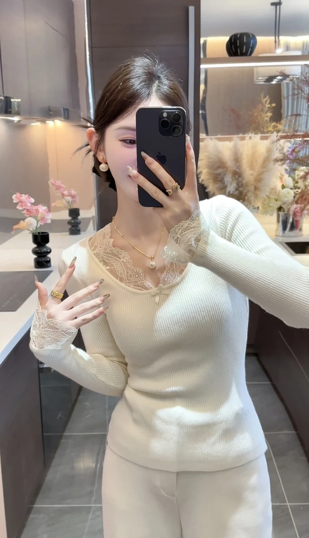 【周粥】【打底】小香风气质减龄新款蕾丝拼接修身针织衫JJQ4ZZS6078
