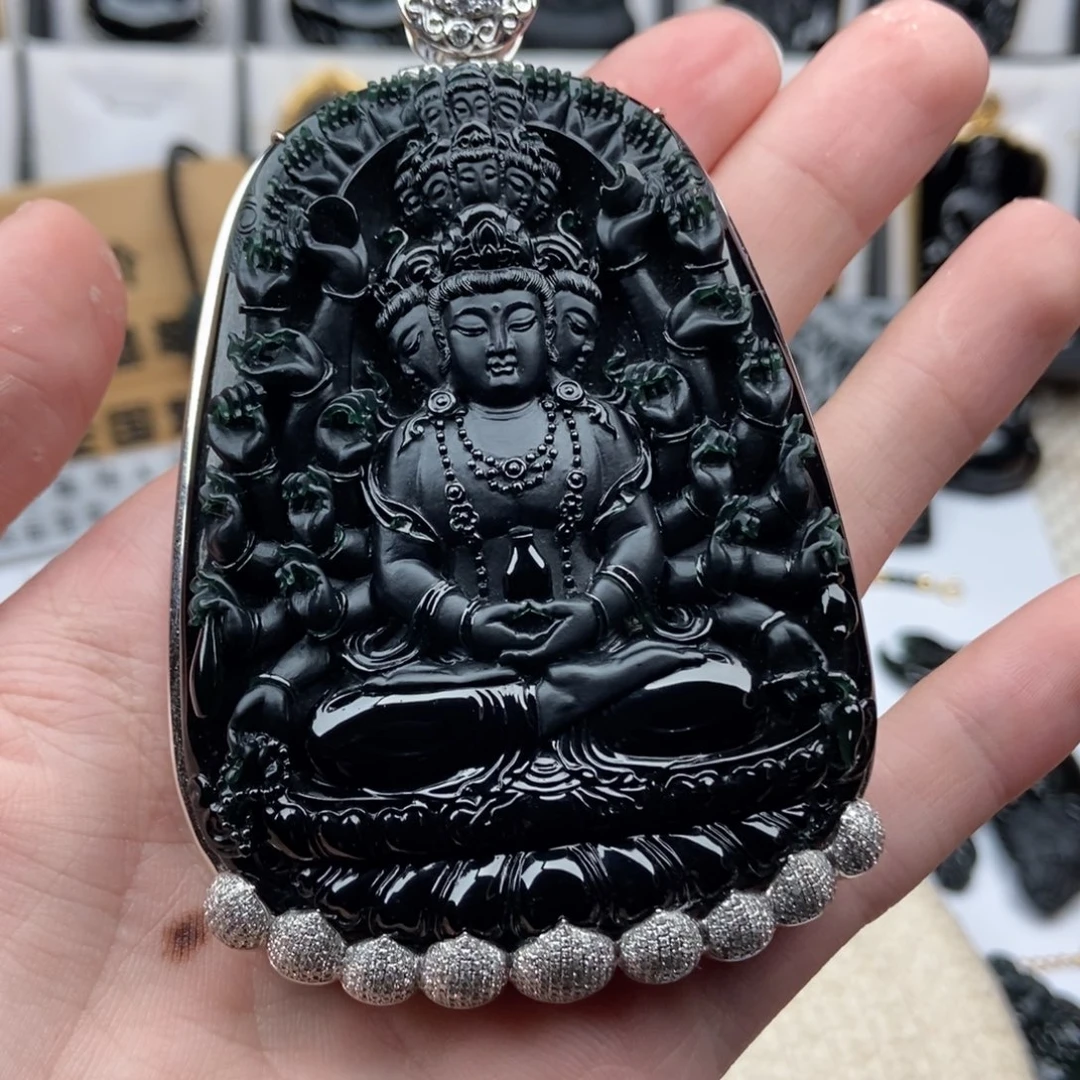 颈饰18K金镶嵌翡翠八****）缅甸A货墨翠千手观音