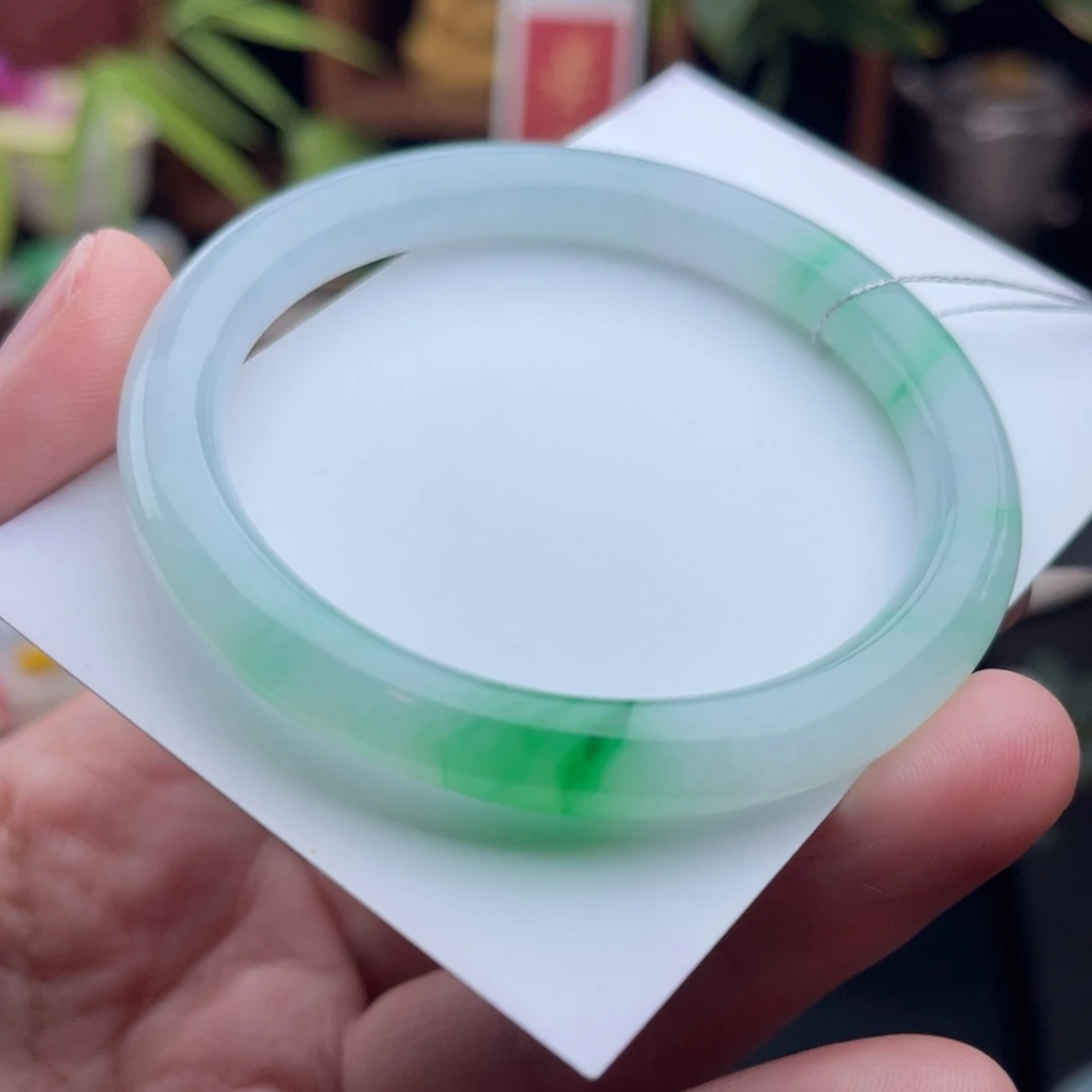 未镶嵌手镯（圆镯）翡翠