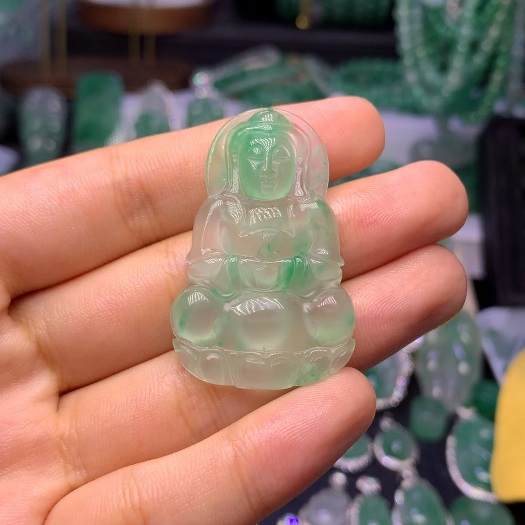 石英质玉（非洲翠）未镶嵌颈饰