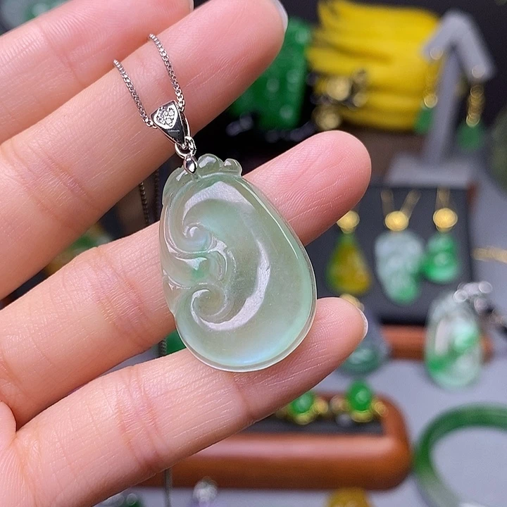 吊坠(赠链)未镶嵌翡翠