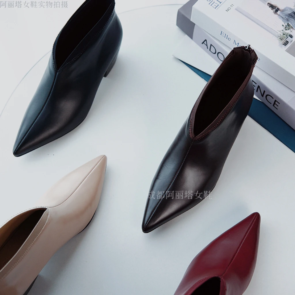 阿丽塔女鞋~4.5cm时装短靴爆款尖头真皮温柔高跟洋气极简女巫靴