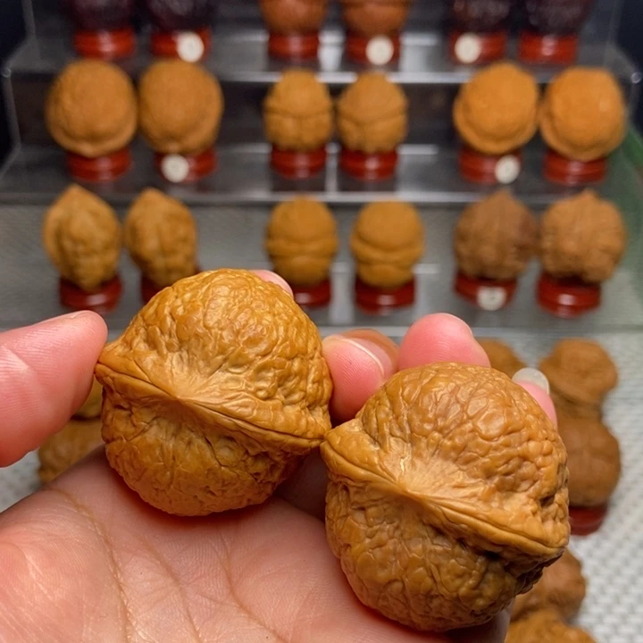 文玩核桃把件蟒纹虎头33