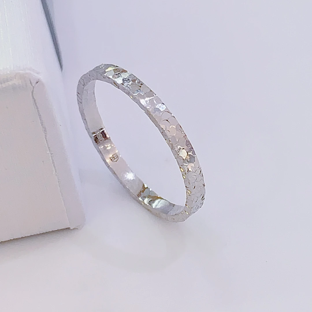 铂金950闭口设计碎金碎冰冰戒指简约气质经典