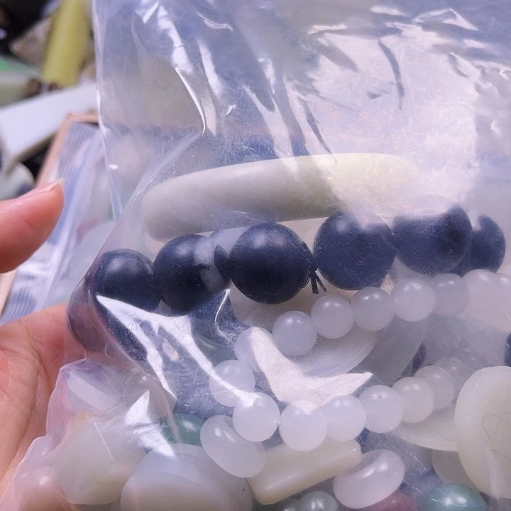 和田玉（糖玉）未镶嵌珠宝半成品房****王