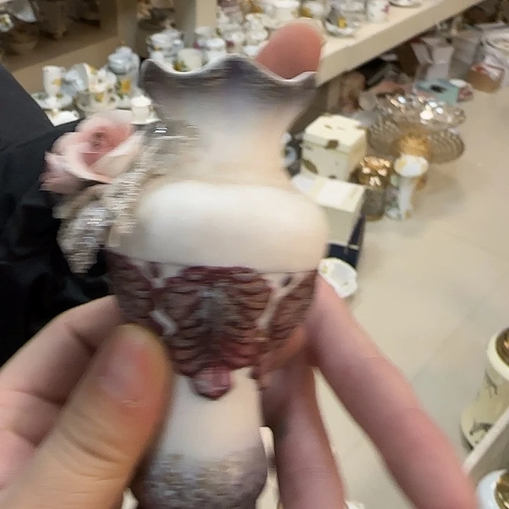 鹿与海陶瓷有限公司