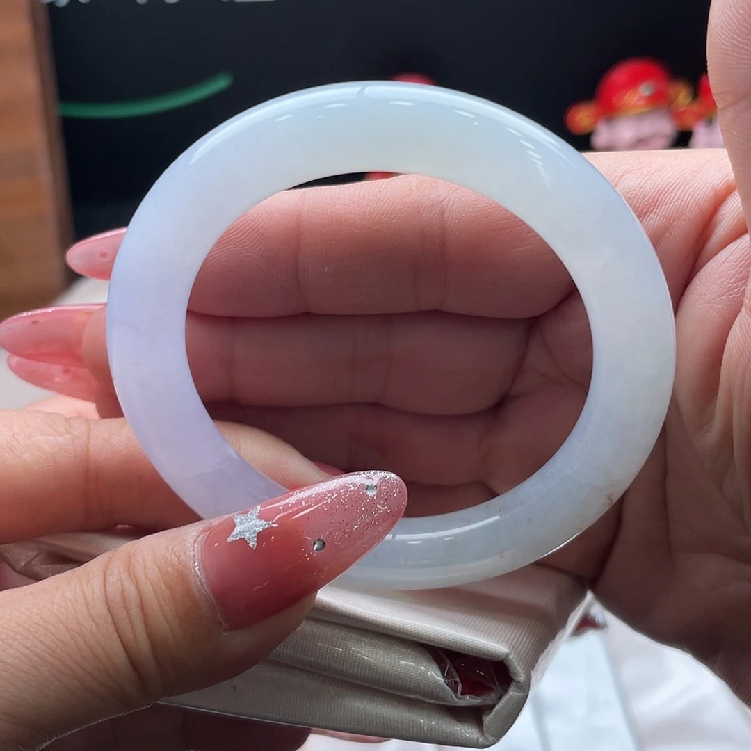 翡翠未镶嵌手镯52.8圆条