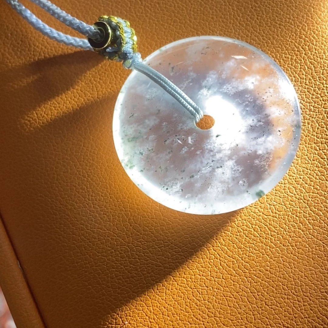 颈饰未镶嵌石英质玉