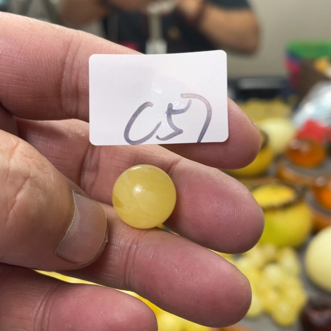 手链琥珀未镶嵌多样性发，发其中一件