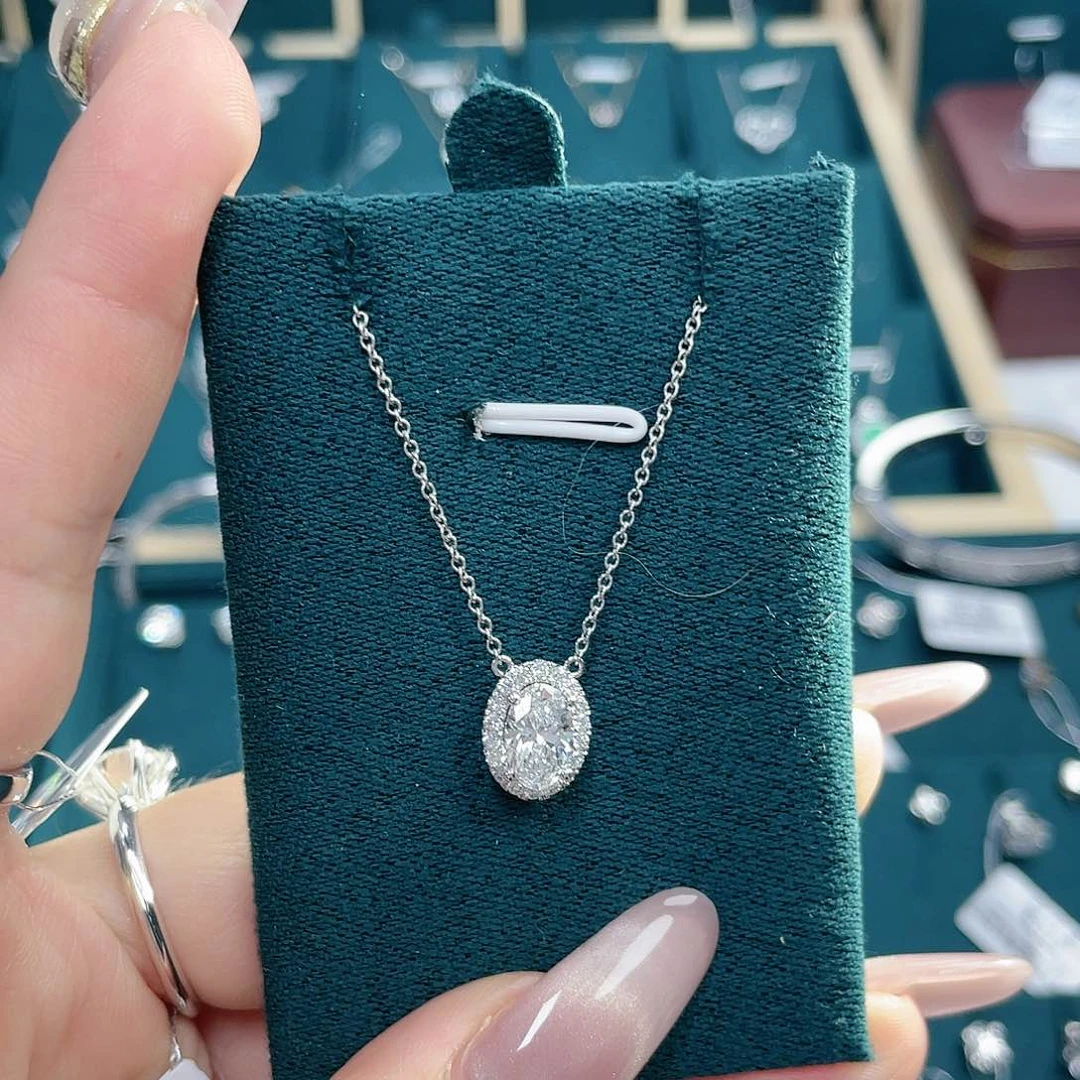 【闪购商品】实验室培育钻石铂Pt950镶嵌椭圆围镶钻石项链