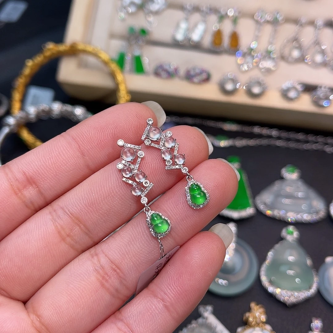 翡翠18K金镶嵌耳饰葫芦