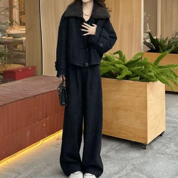 2025年秋冬新款韩系慵懒风保暖棉服外套女宽松百搭时尚气质感上衣