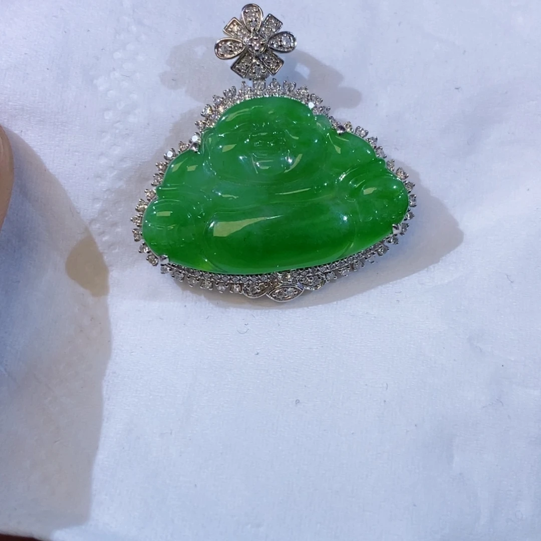 翡翠18K金镶嵌颈饰