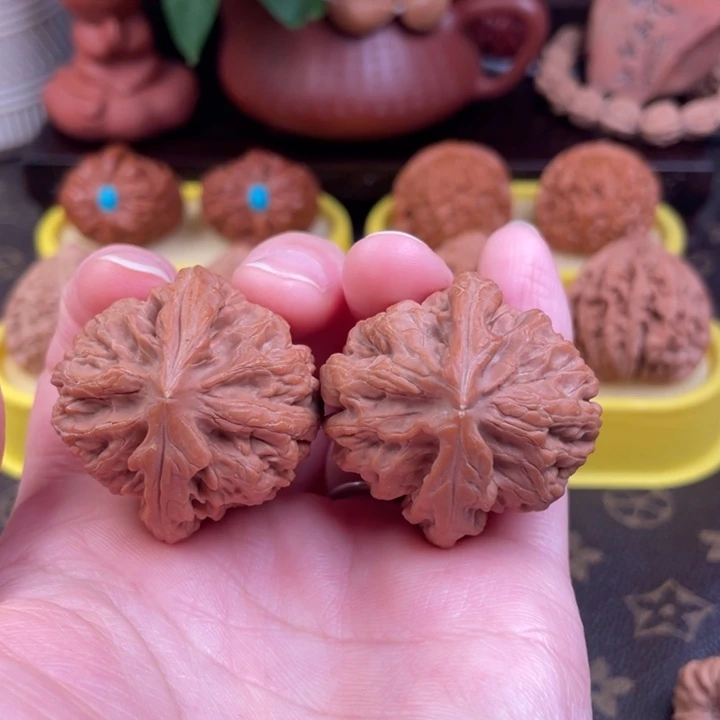 吊坠文玩核桃精**食红锦鲤38