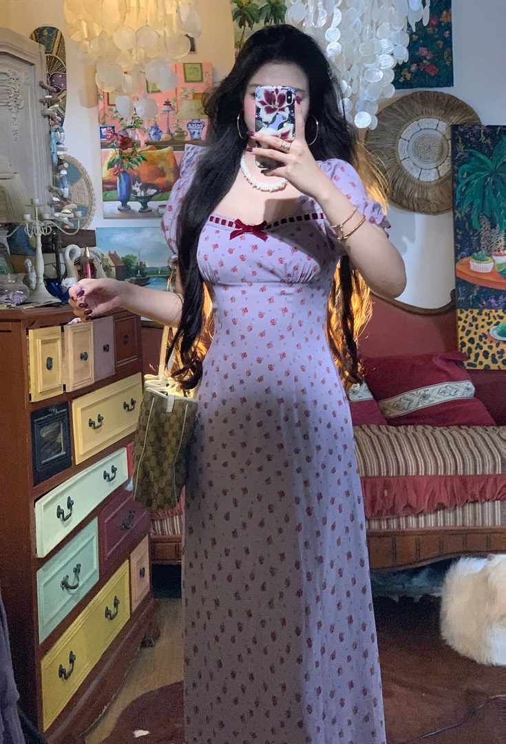 《丝绒织带方领》2025春夏款方领紫底小碎花显瘦连衣裙长裙M32