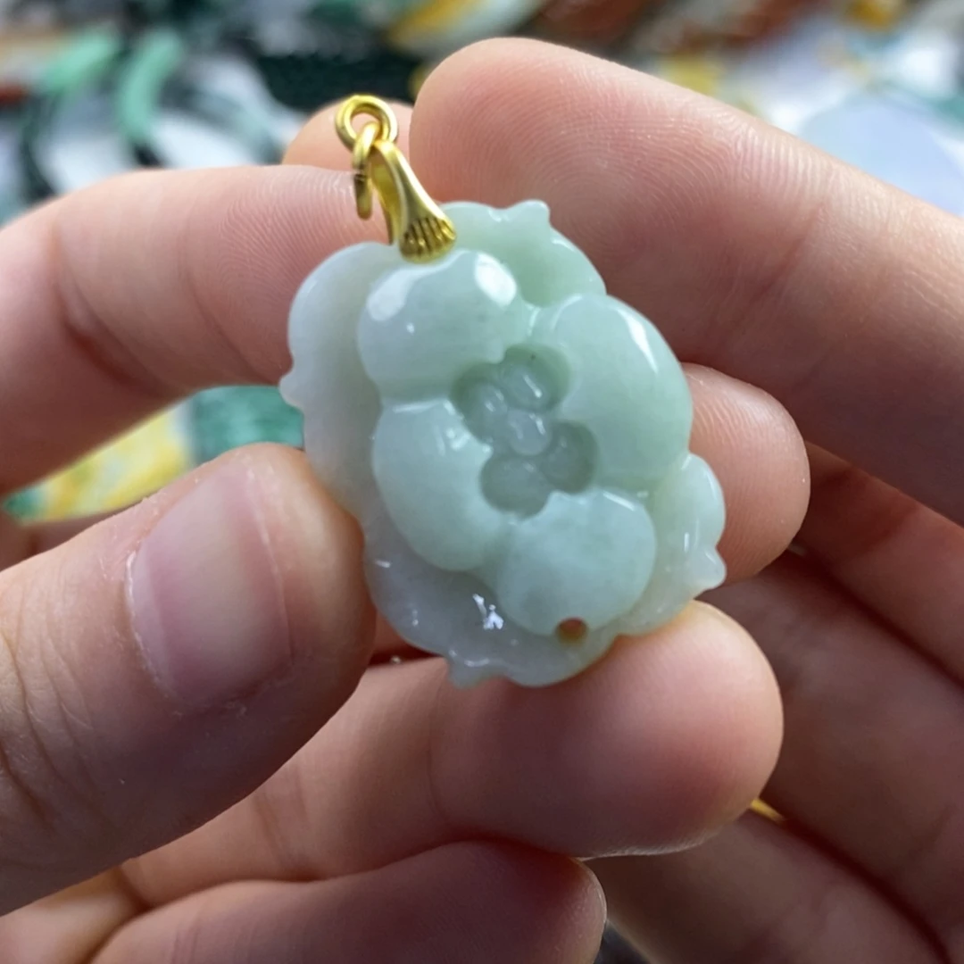 翡翠未镶嵌颈饰吊坠