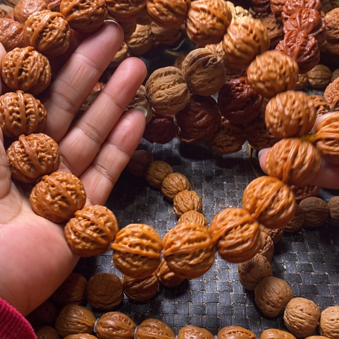 文玩核桃吊坠蚂蚁纹八棱