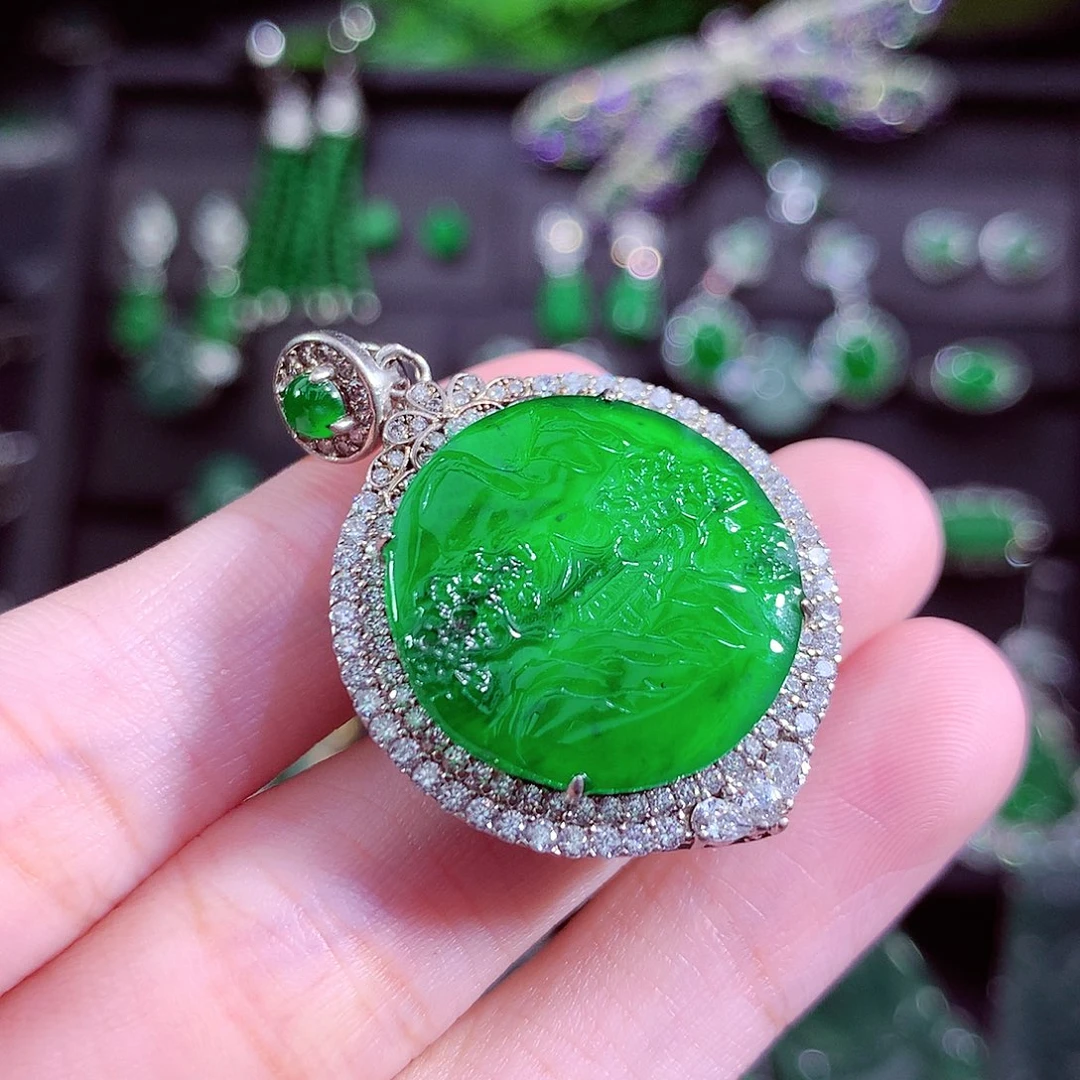 颈饰未镶嵌翡翠天然