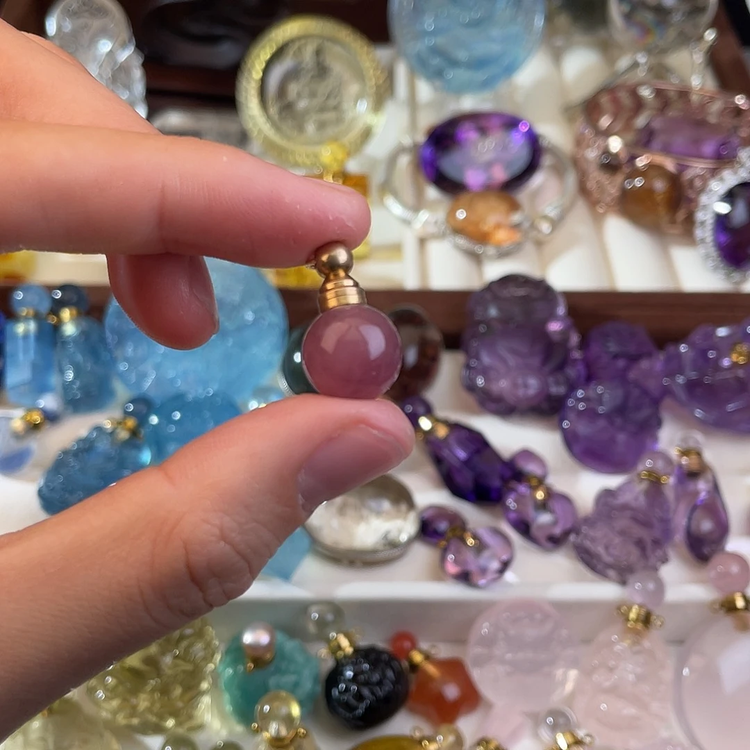 水晶颈饰未镶嵌淡***光天然水晶吊坠728