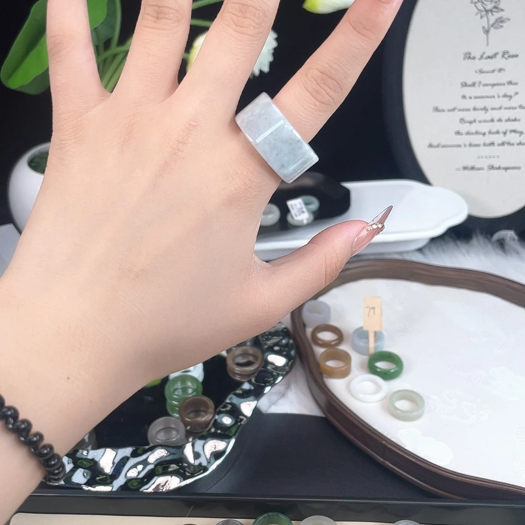 和田玉戒指未镶嵌8大内径直切港25