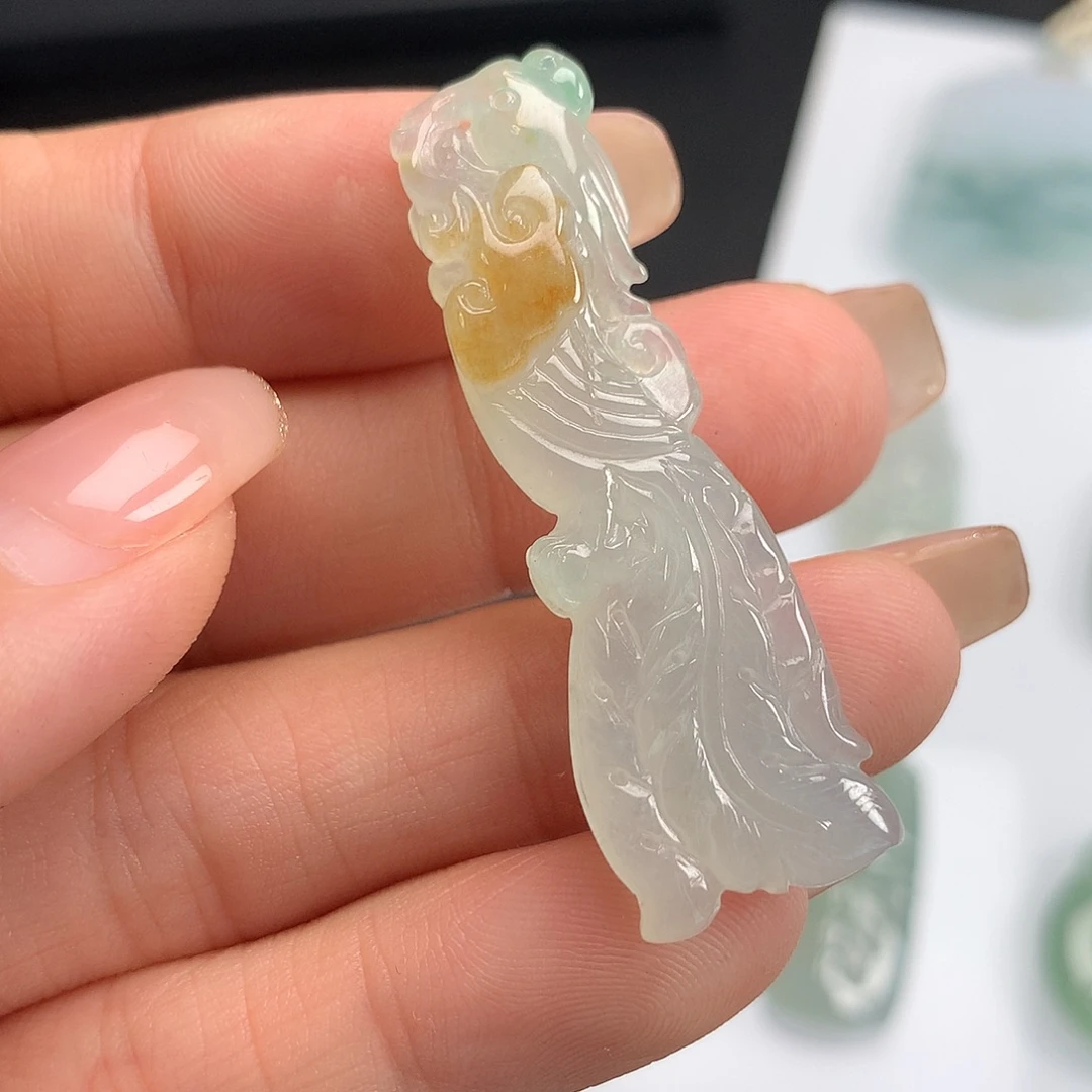 翡翠未镶嵌颈饰凤凰